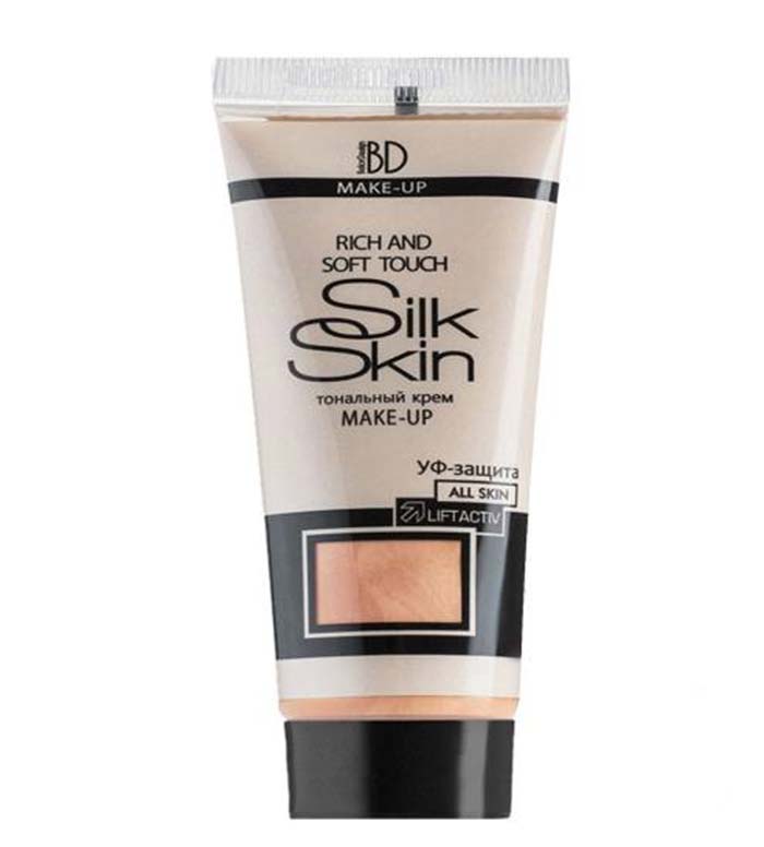 کرم پودر و زیر ساز آرایش