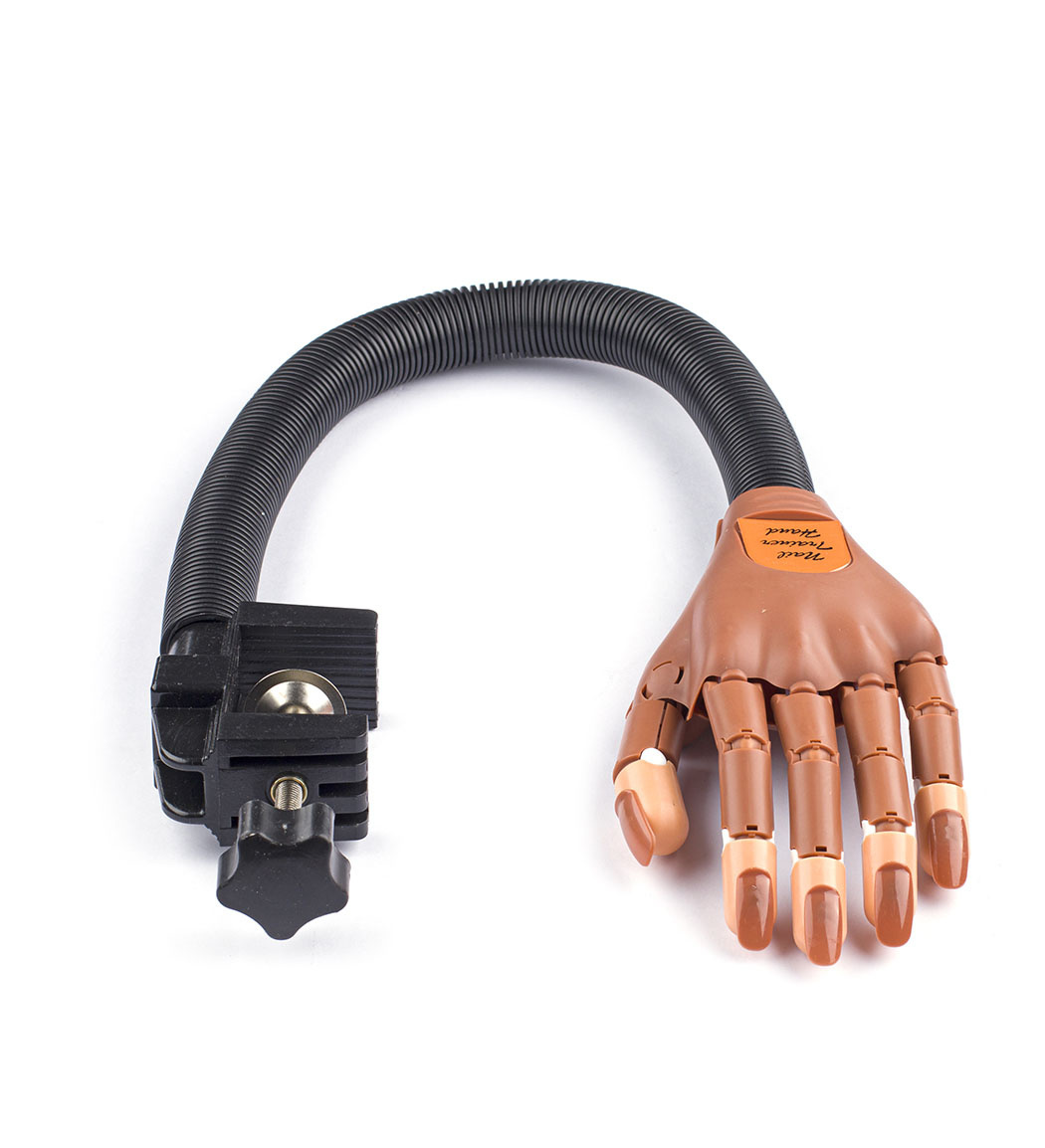 دست مصنوعی کاشت ناخن